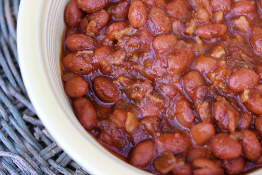 A delicious bowl of beans.
